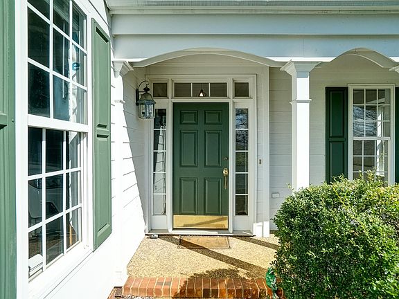 4th image of 145 Grayrock Dr