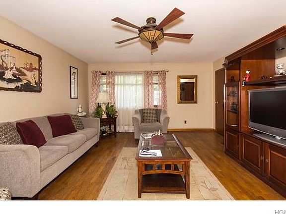3rd image of 54 Hancock Ave