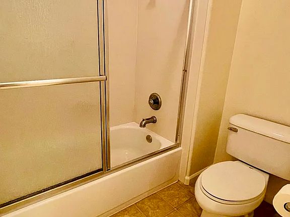 3rd image of 474 Silverwood St