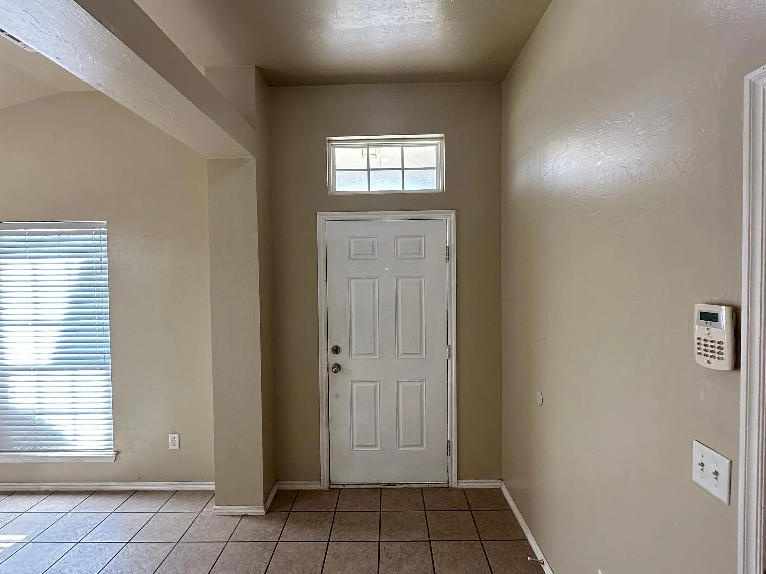 3 bed, 1730 sqft, $1,650 — Photo 2