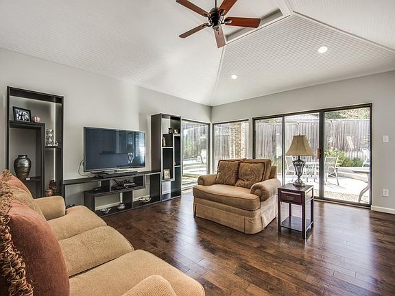 3rd image of 7216 Blythdale Dr