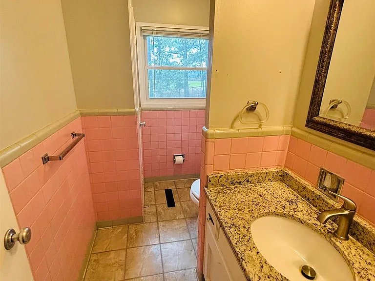 1312 Monticello St — Photo 7