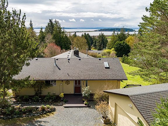 2nd image of 565 Olympic View Drive