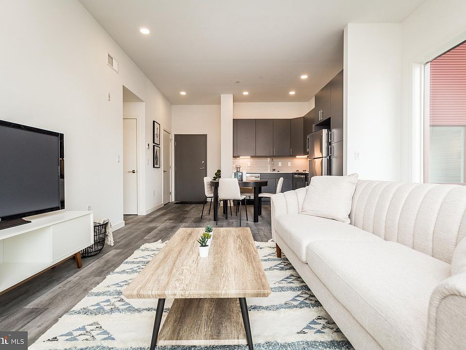 1st image of 2559 Amber St #307