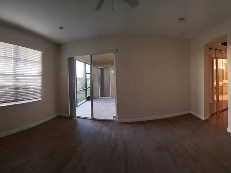 8207 NW 128th Ln #18-B — Photo 9