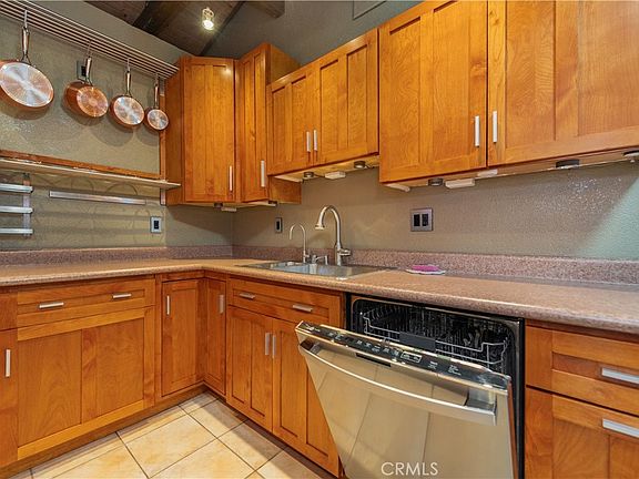 4th image of 1000 W Macarthur Blvd APT 13