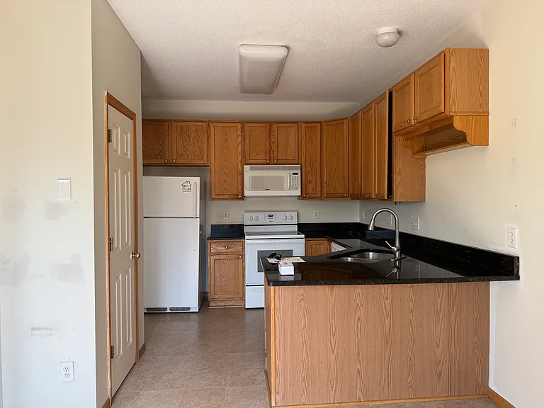 15274 Florist Cir — Photo 9