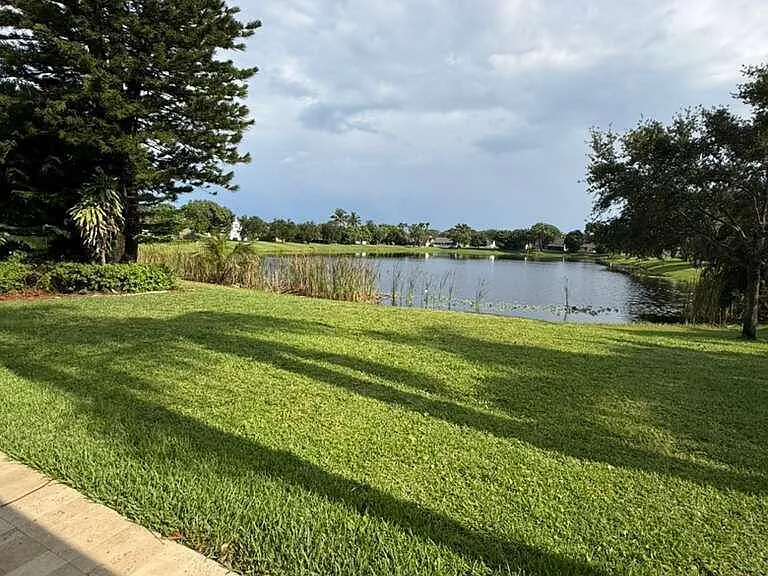 1842 Edgewater Dr — Photo 15