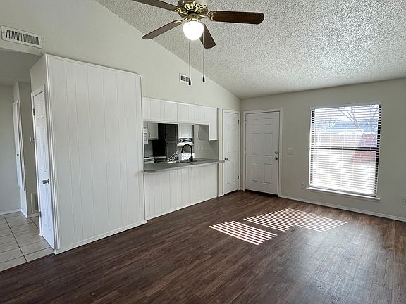 2nd image of 2253 Donna Dr