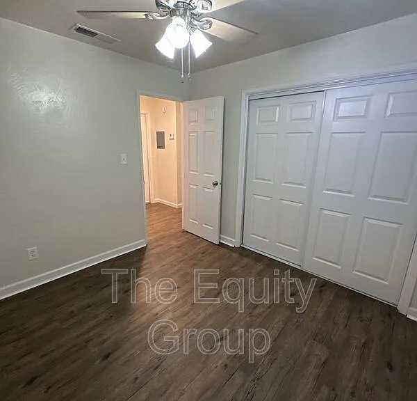 547 W Tulare Ave #A — Photo 8