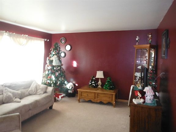 4th image of 400 University Dr