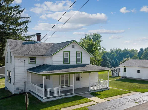 103 W McKimmy St, Davis, IL 61019