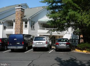 4409 Sedgehurst Dr APT 201, Fairfax, VA 22033
