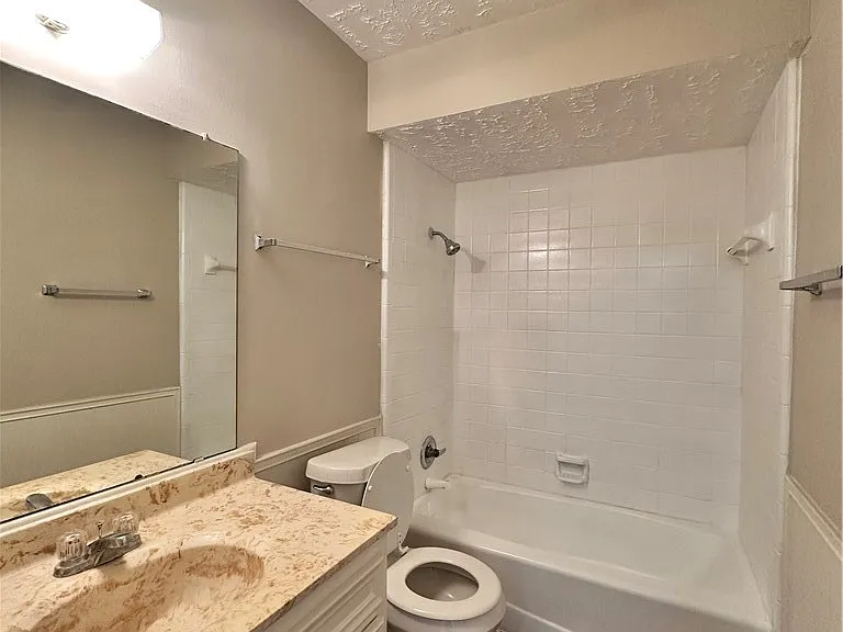 906 N Lbj Dr #4 — Photo 11