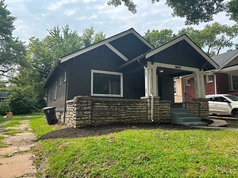 5808 Garfield Ave — Photo 1