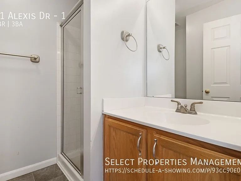 11 Alexis Dr #1 — Photo 12