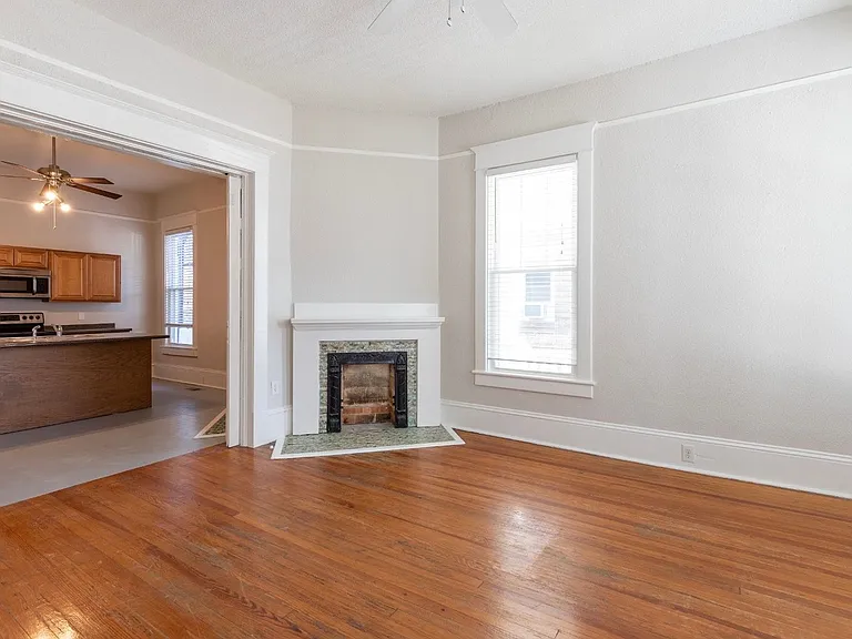 1016 E Anderson St — Photo 5