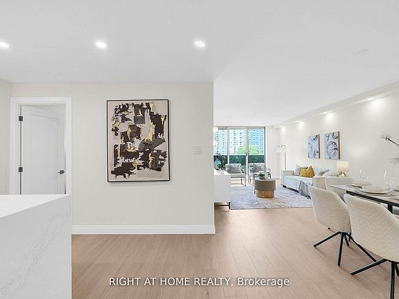 5th image of 812 Burnhamthorpe Rd #609