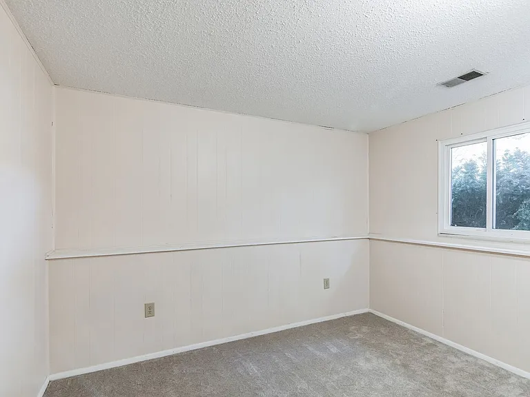 3388 Chelsea Dr — Photo 17