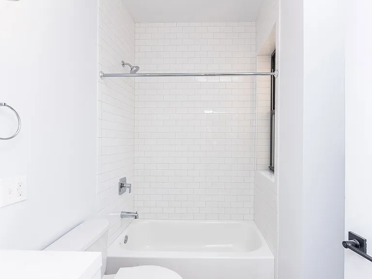 3409 W Fullerton Ave #2A — Photo 8