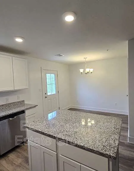 8780 Hillside Way — Photo 5