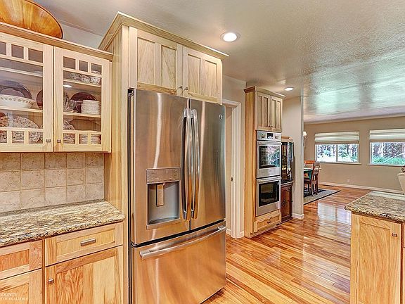 hickory cabs, teak floors