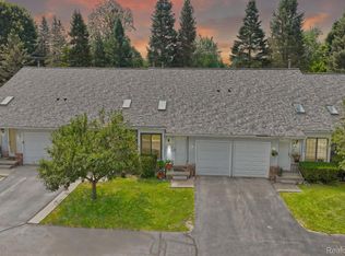 1844 N Pontiac Trl, Walled Lake, MI 48390