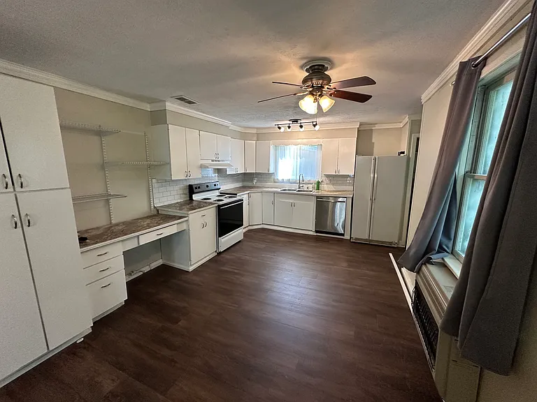 377 French Rd — Photo 3