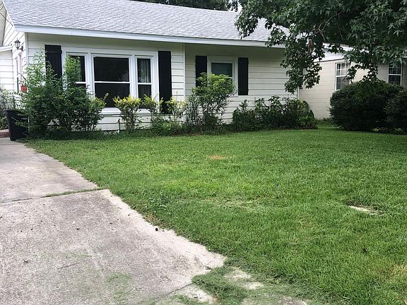 3rd image of 4061 Dellwood Ave