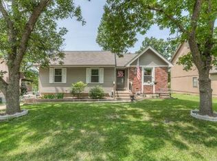 1201 N Purdom St, Olathe, KS 66061