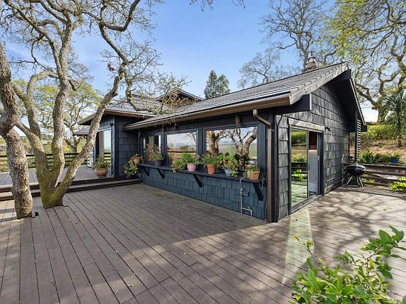 5th image of 160 Crest Road