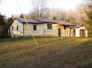 8354 Wing Rd, Conneautville, PA 16406