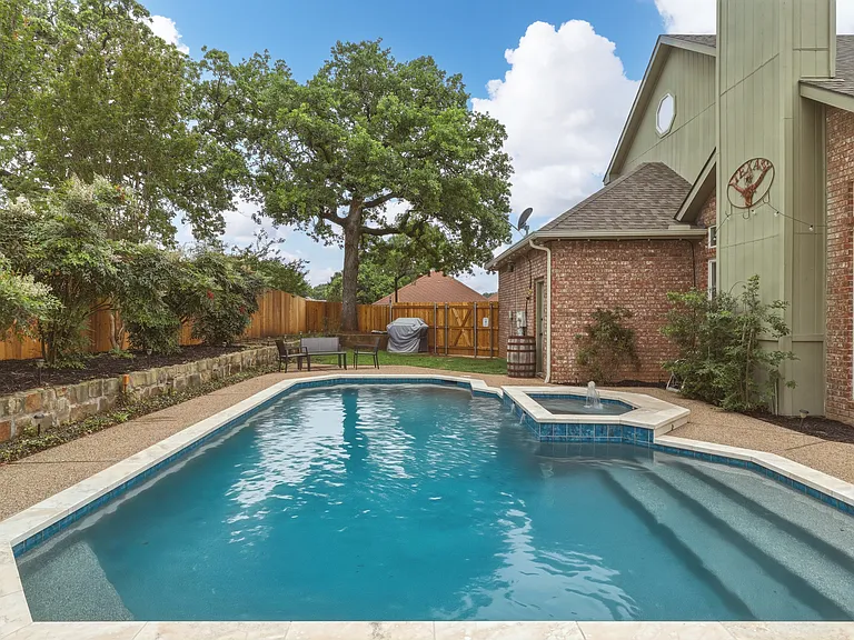 7612 Oak Knoll Dr — Photo 9