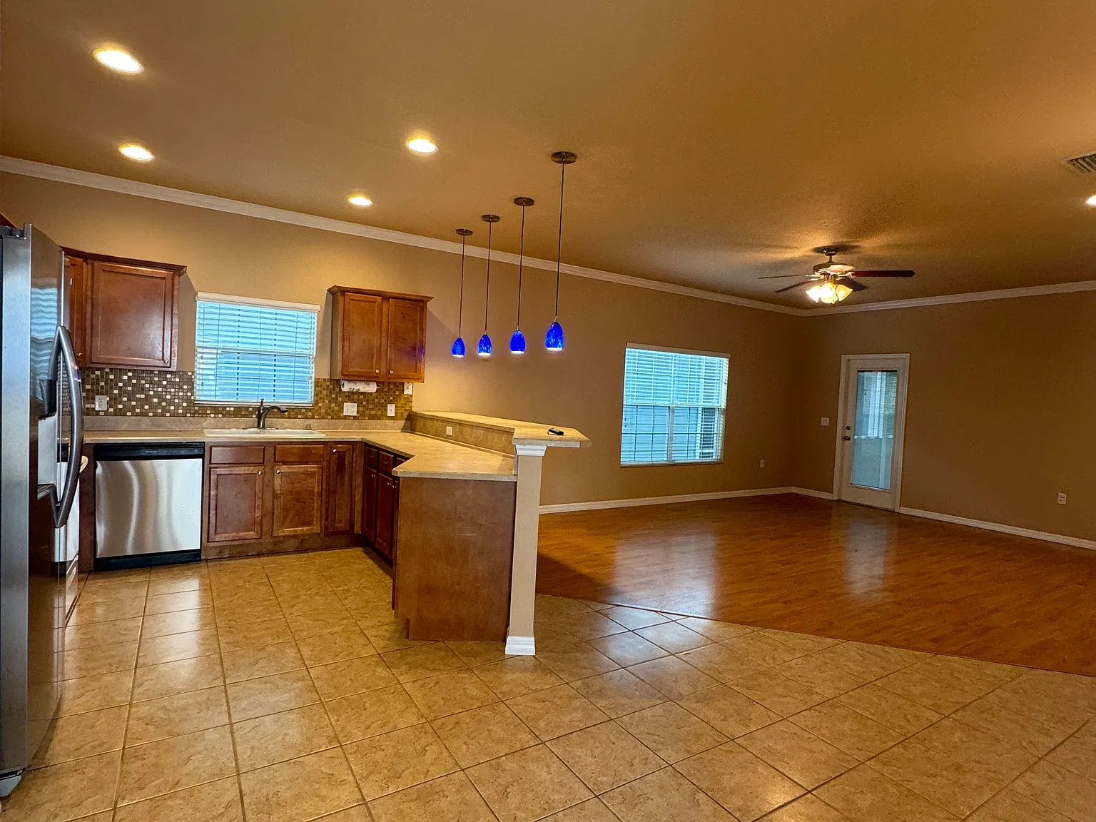 1266 NW 120th Way — Photo 4
