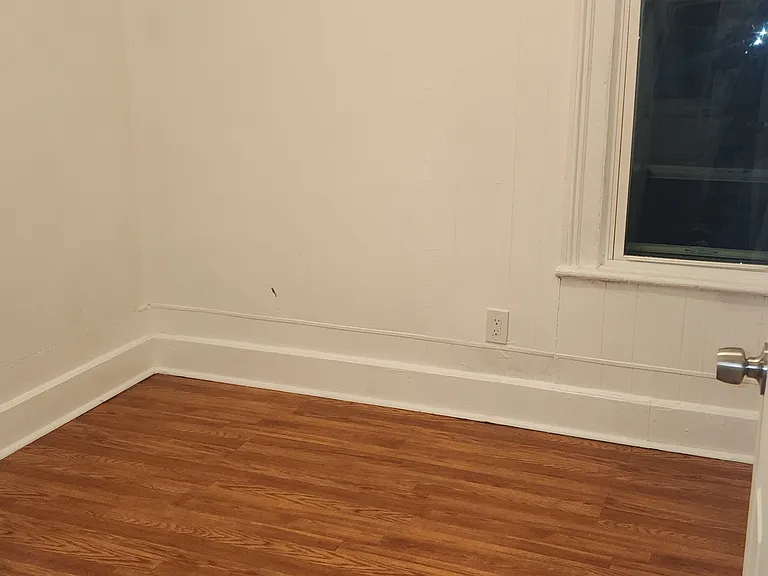 28 Douw St #2 — Photo 7