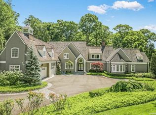 4 La Colline Dr, Mill Neck, NY