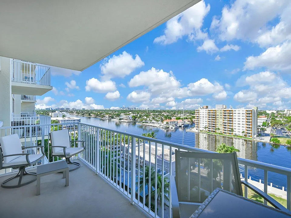 3020 NE 32nd Ave #904