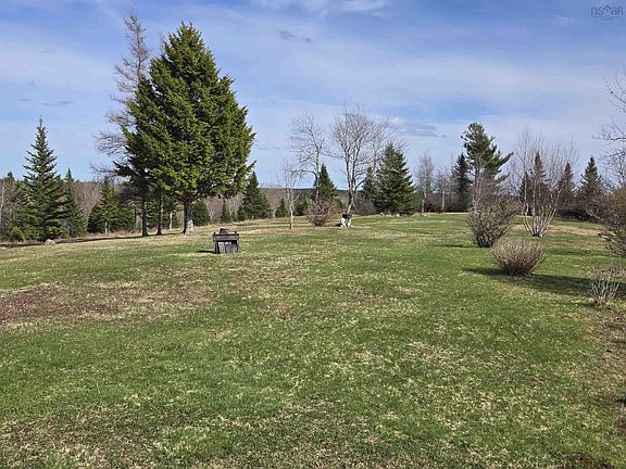 3rd image of 1536 Conquerall Rd