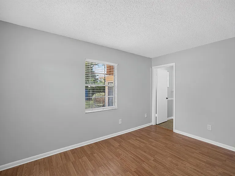 328 Palos Ct — Photo 11