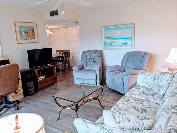 5th image of 22375 Edgewater Dr Unit 109