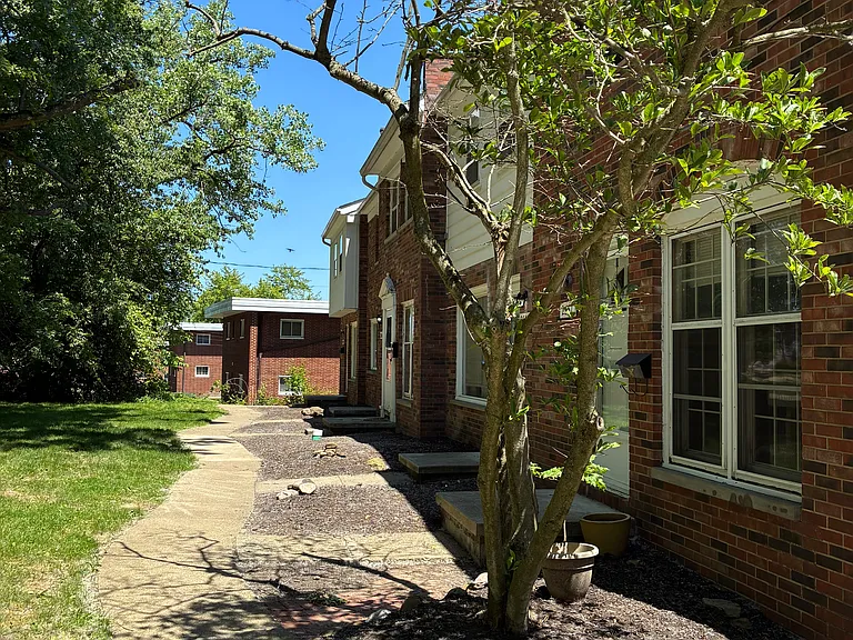 2567 Chamberlain Rd — Photo 3
