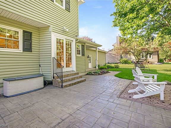4th image of 1112 Ledgebrook Dr
