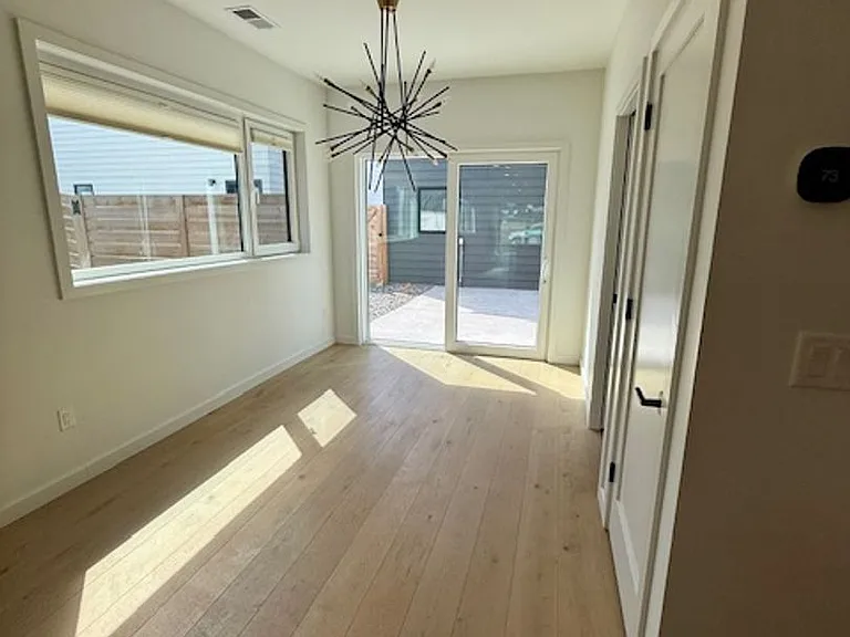 2957 S 27th Ave — Photo 16