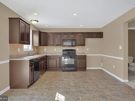 5th image of 6395 Creekbend Dr