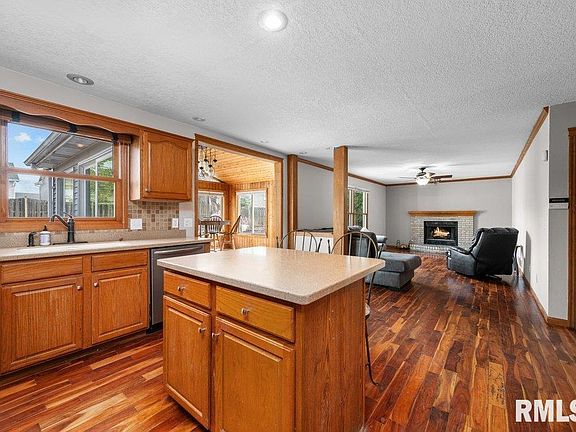 3rd image of 4622 E 49th Ct