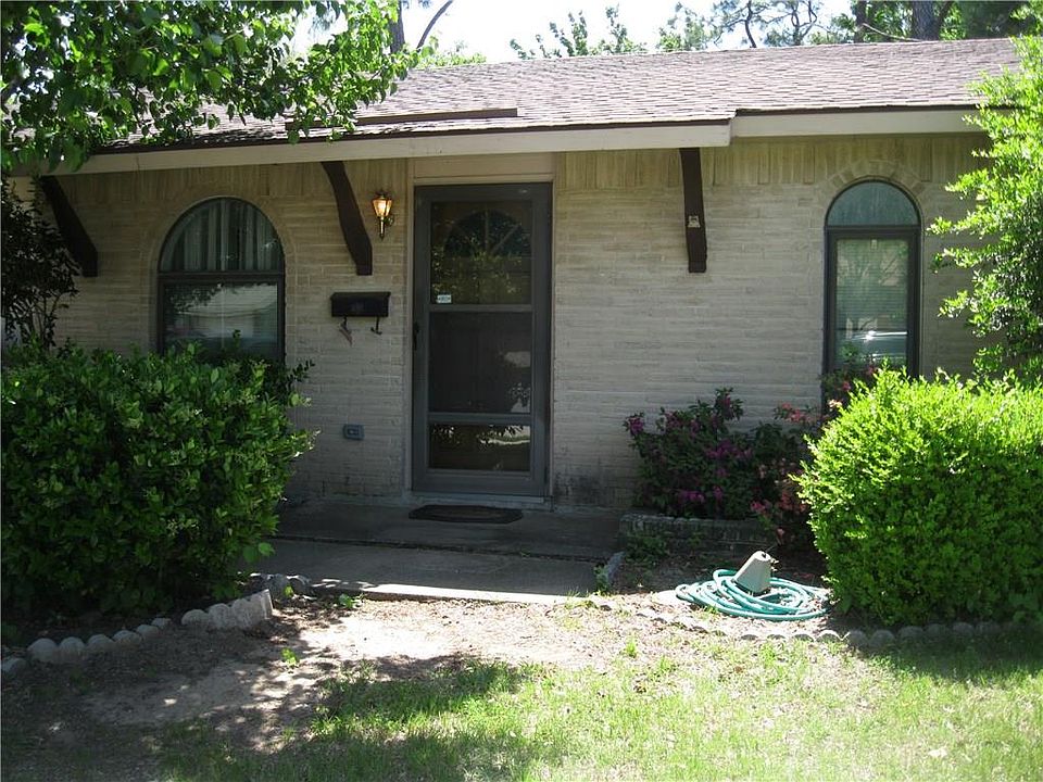 1st image of 930 Ashwood Dr