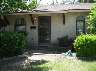 930 Ashwood Dr, Lewisville, TX 75067