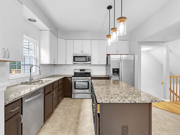 4th image of 6880 Ridge Water Ct