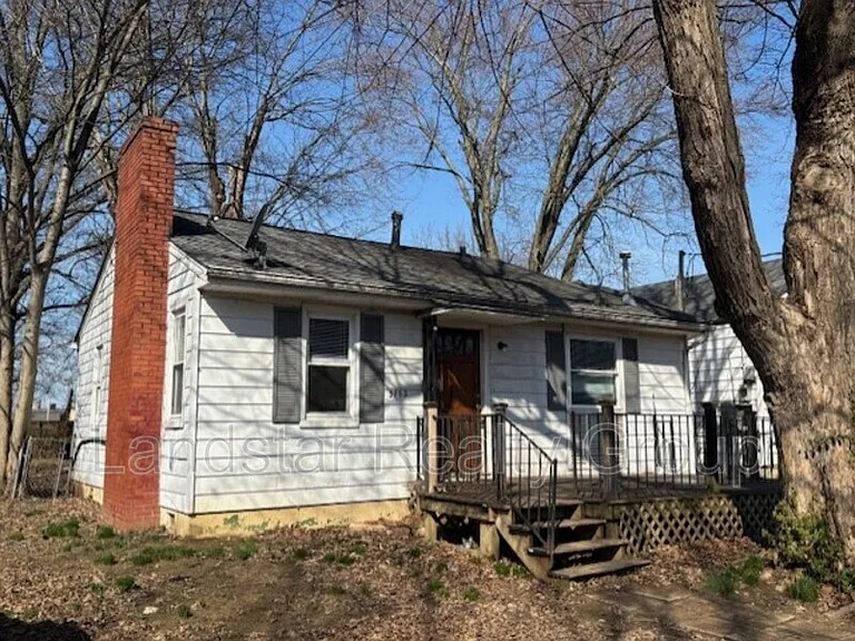 3762 Parthenia Ave — Photo 1