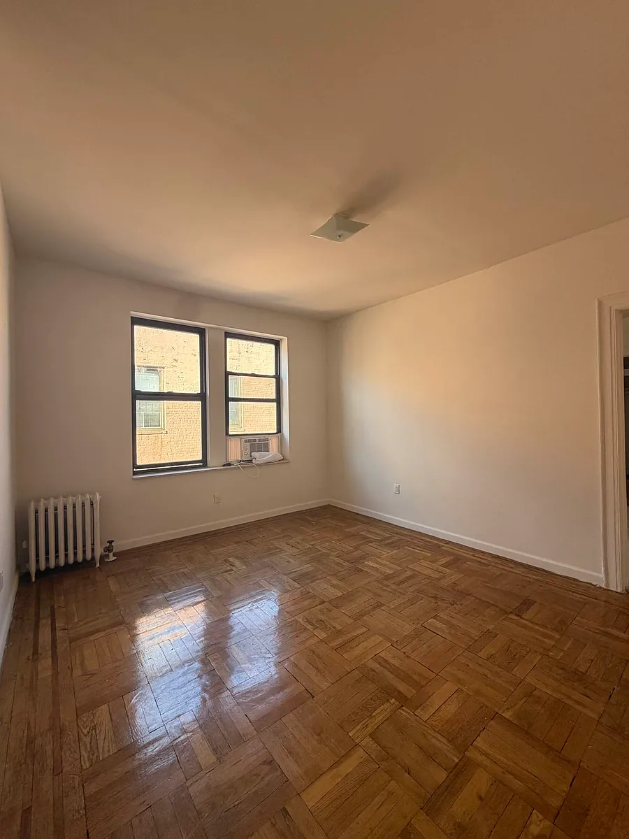 Building Photo - 32-48 41st St #4G